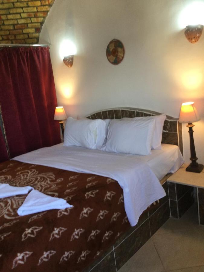 The Brown House Apartman Luxor Kültér fotó